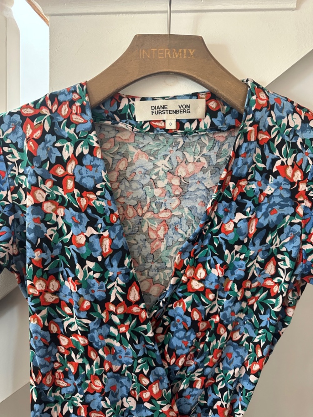 Diane Von Furstenberg Navy Floral Wrap Dress with Blue & Red Blooms size 0